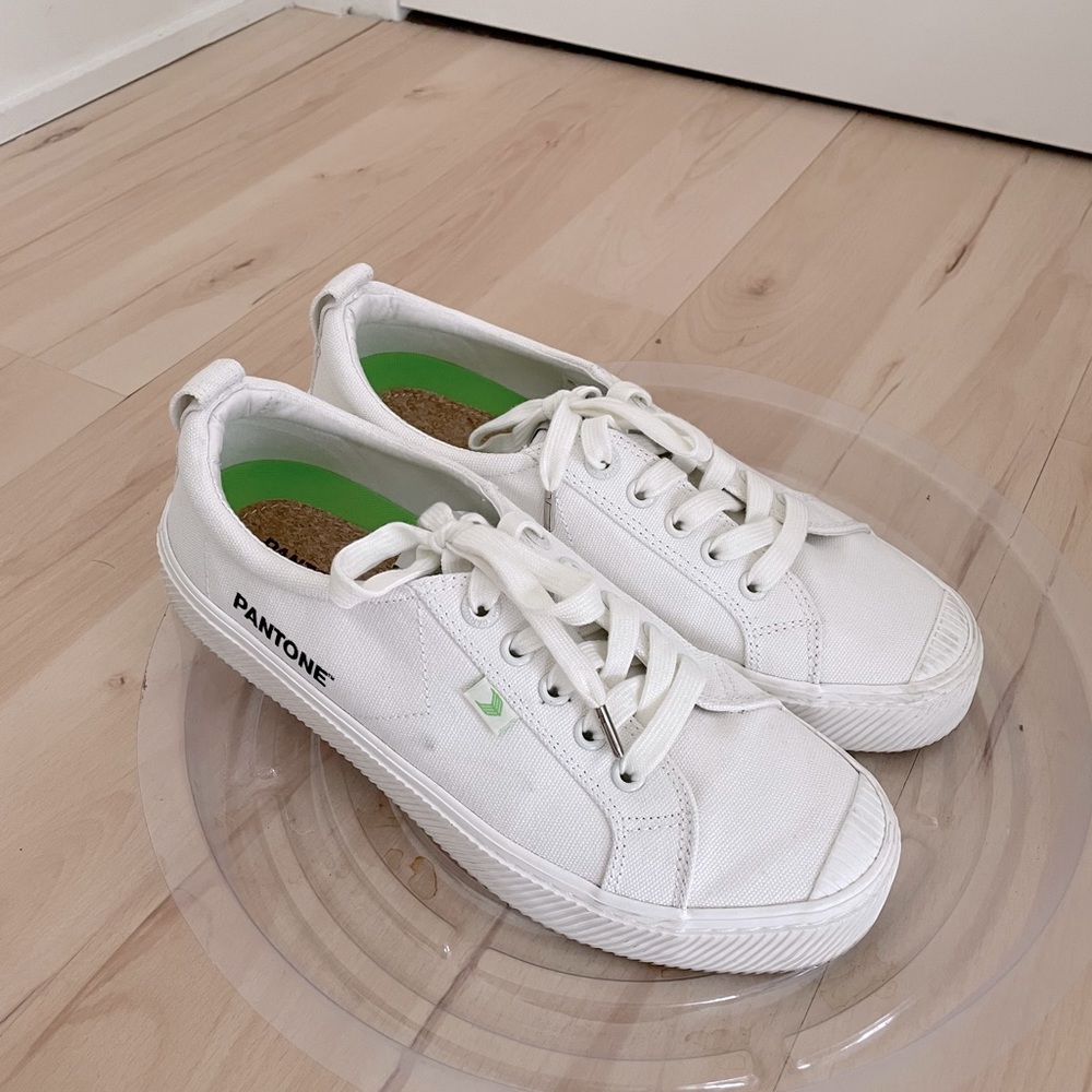 Pantone/Cariuma Canvas Sneakers [Women's Size 8]